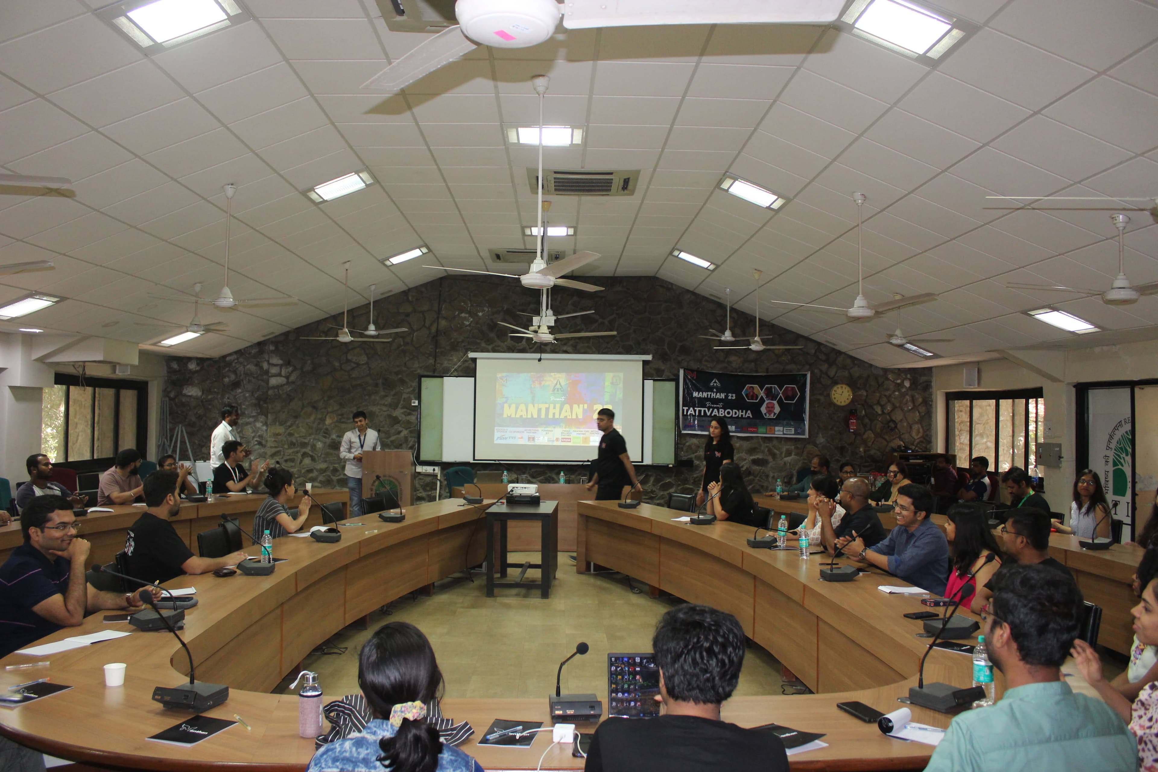 SNEAK & SNAP- TREASURE HUNT